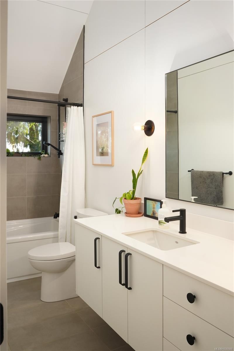 128 Spring Gold Way, Salt Spring, BC