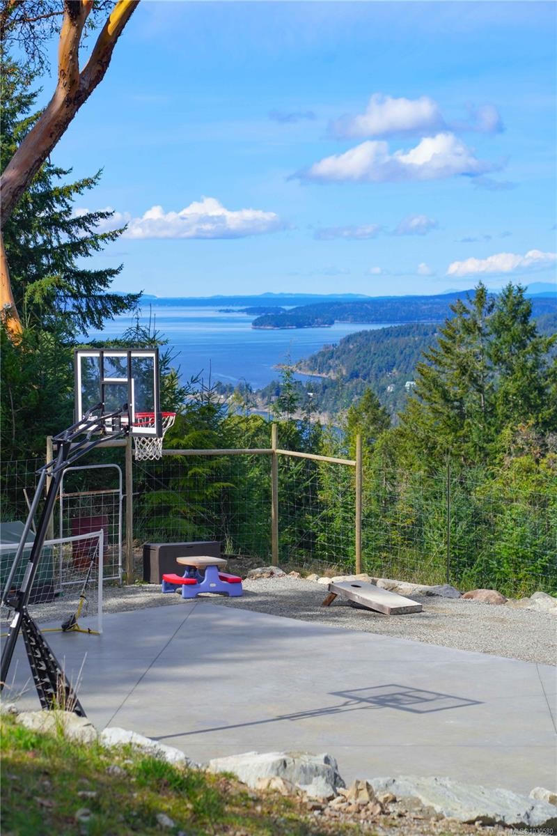 128 Spring Gold Way, Salt Spring, BC