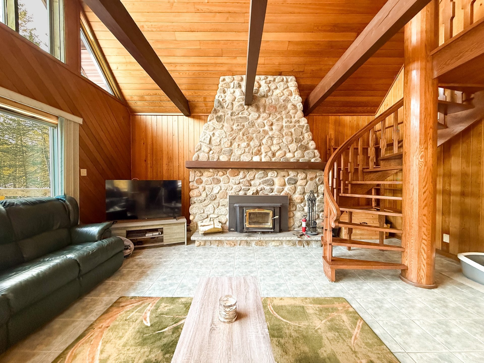 Salon - 21 - 23 Ch. Alban, La Pêche, QC - Indoor Photo Showing Living Room