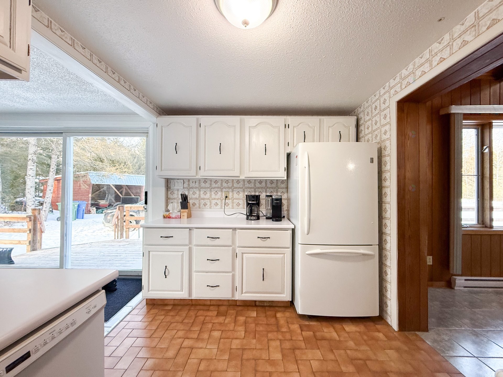 Cuisine - 21 - 23 Ch. Alban, La Pêche, QC - Indoor Photo Showing Kitchen With Double Sink