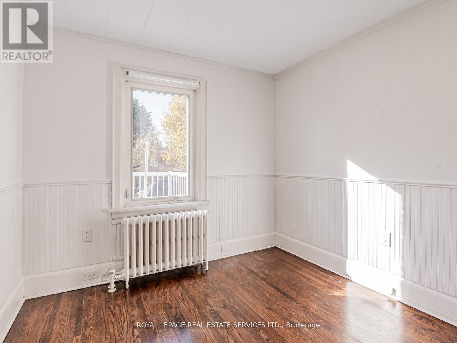 second bedroom - 7 Duplex Crescent, Toronto, ON - Indoor Photo Showing Other Room