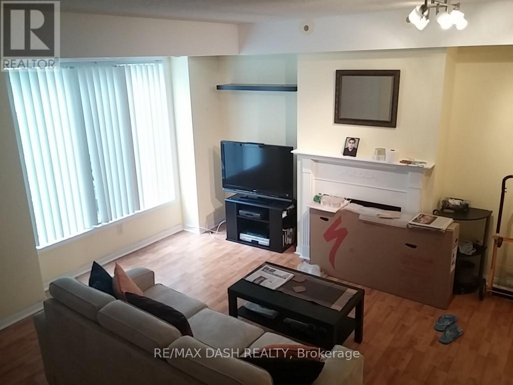 1014 - 5 Everson Drive, Toronto, ON - Indoor Photo Showing Living Room