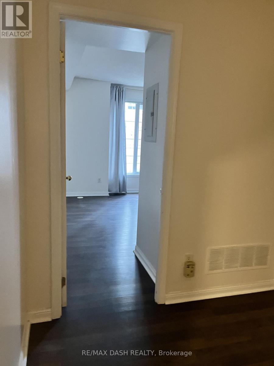 1014 - 5 Everson Drive, Toronto, ON - Indoor Photo Showing Other Room