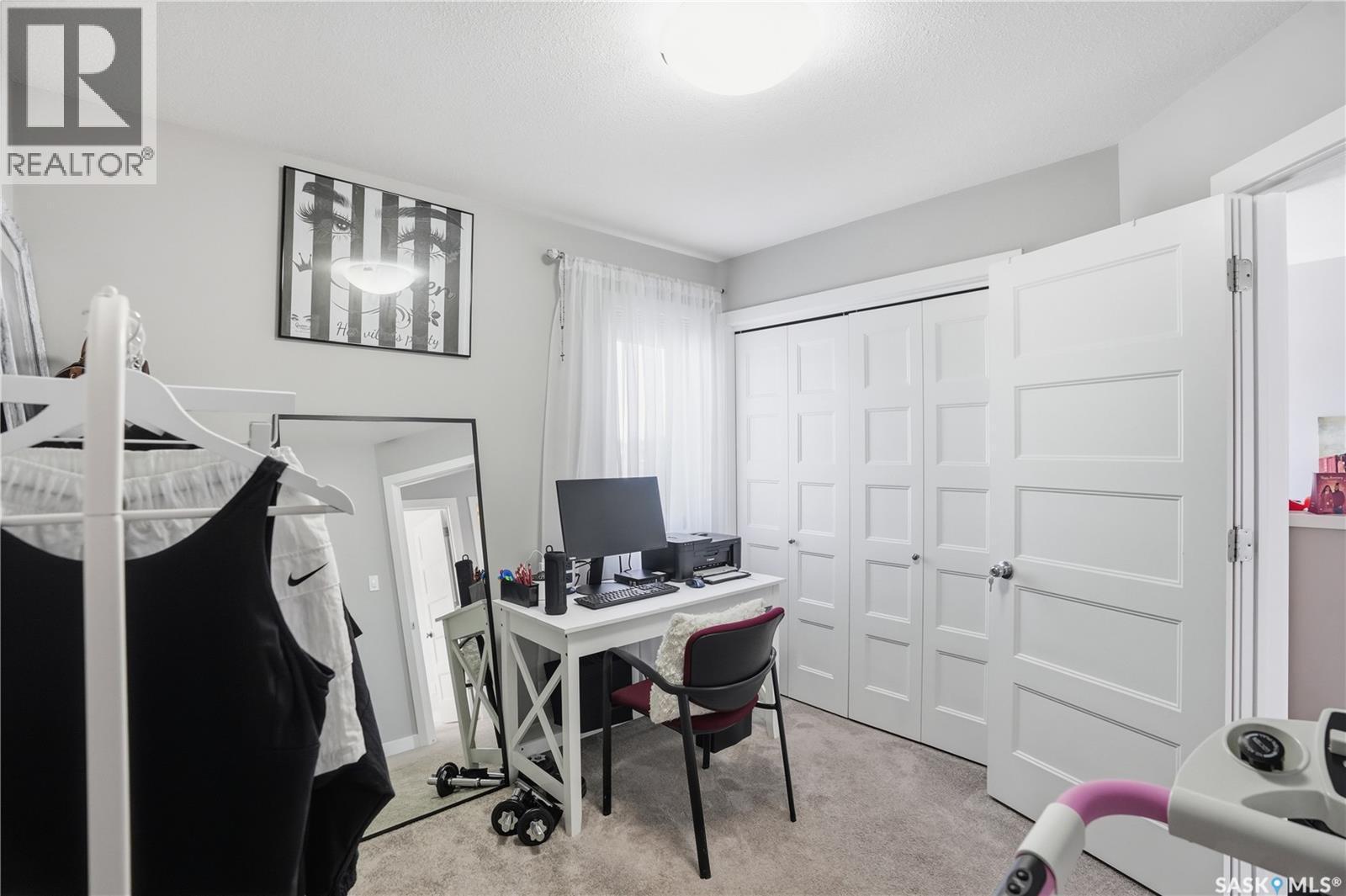 5624 Glide Crescent, Regina, SK - Indoor Photo Showing Office