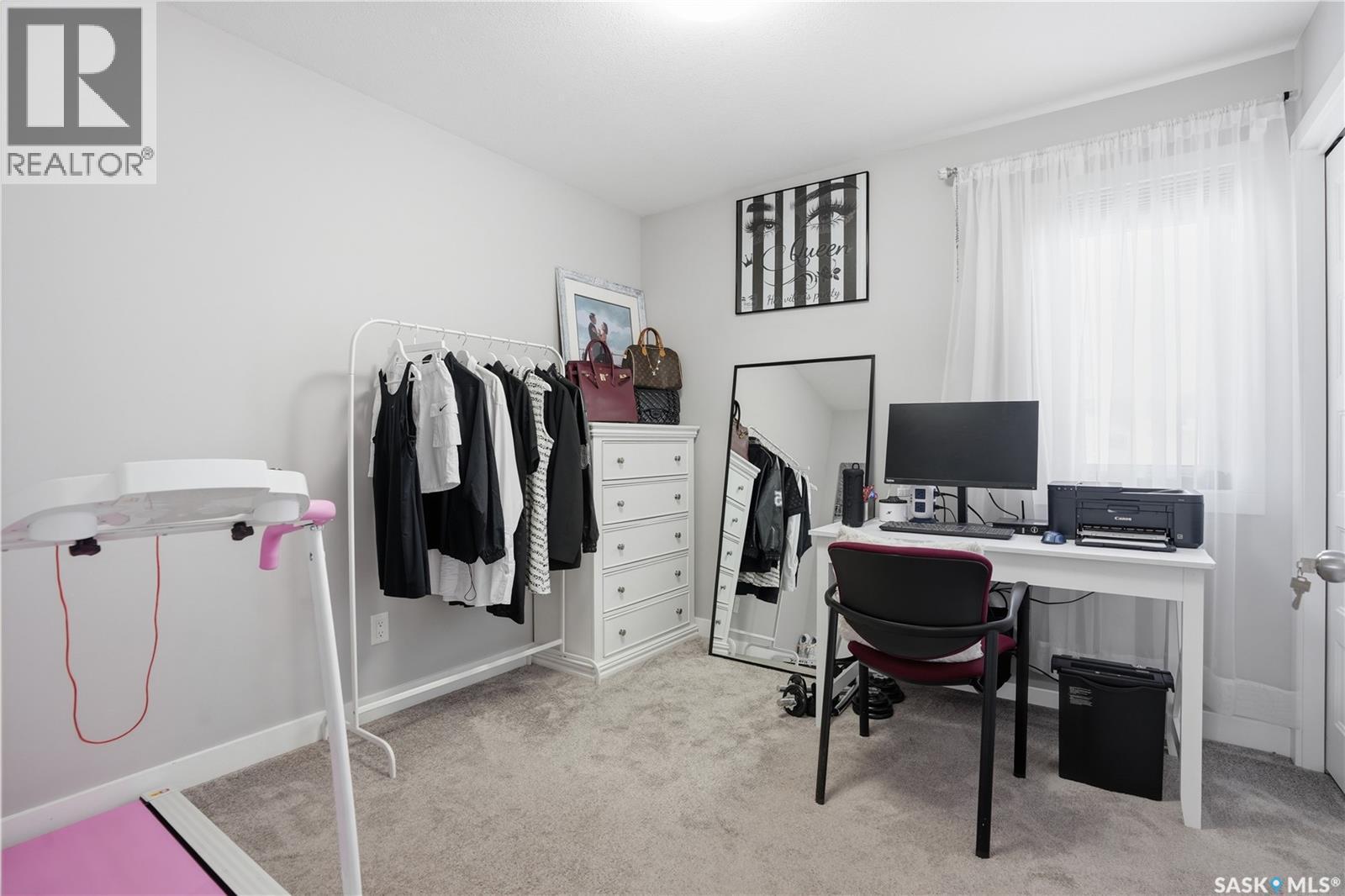 5624 Glide Crescent, Regina, SK - Indoor Photo Showing Office