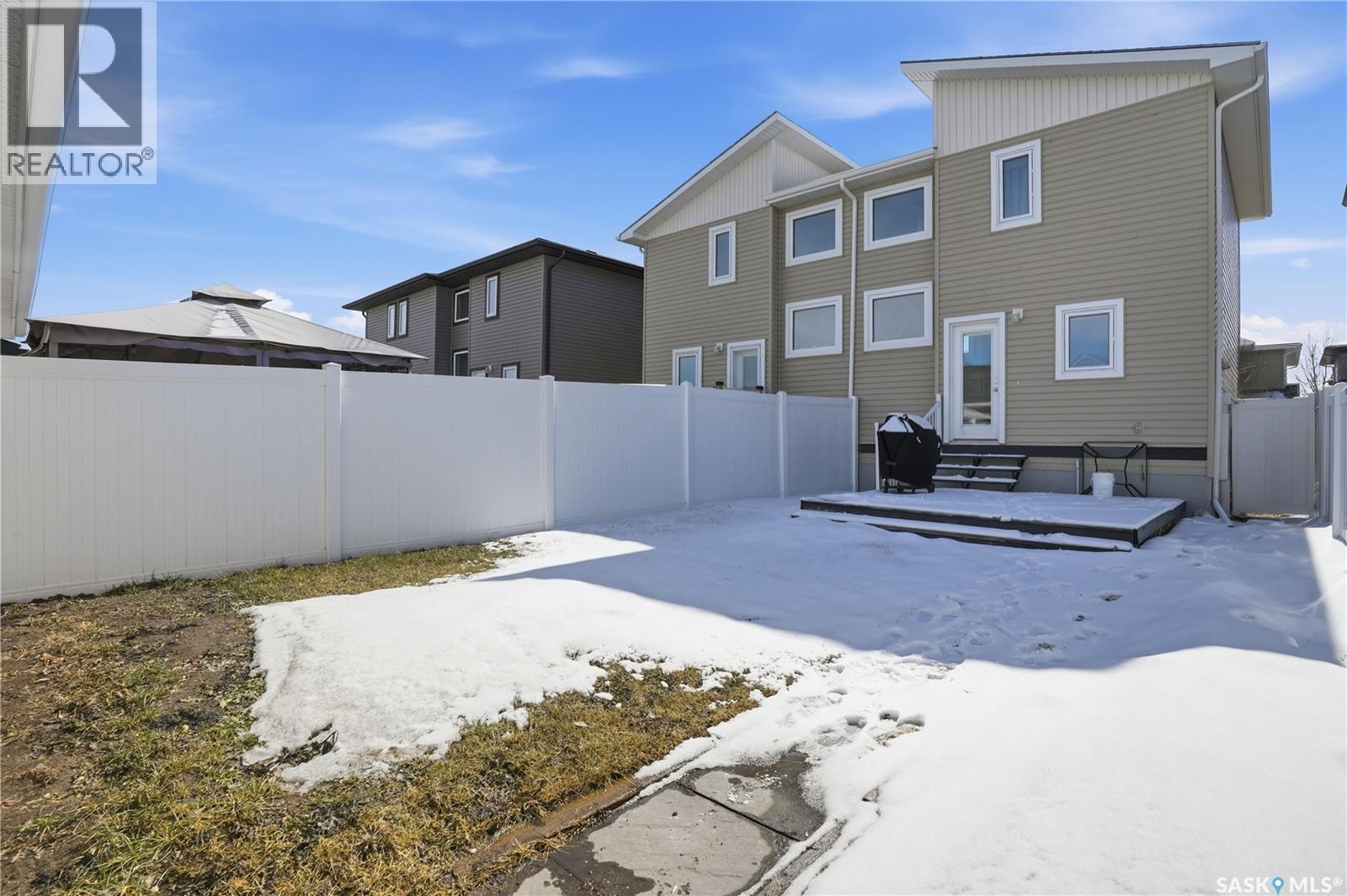 5624 Glide Crescent, Regina, SK - Outdoor