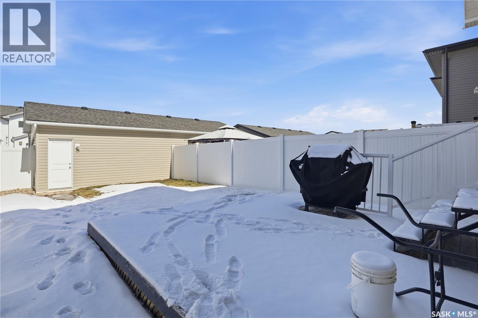 5624 Glide Crescent, Regina, SK - Outdoor