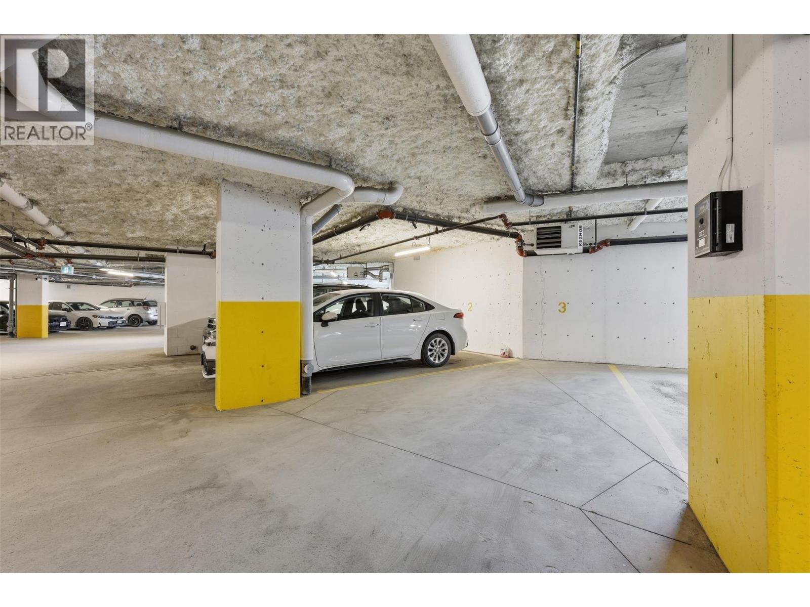 1405 Springhill Drive Unit# 2103, Kamloops, BC - Indoor Photo Showing Garage