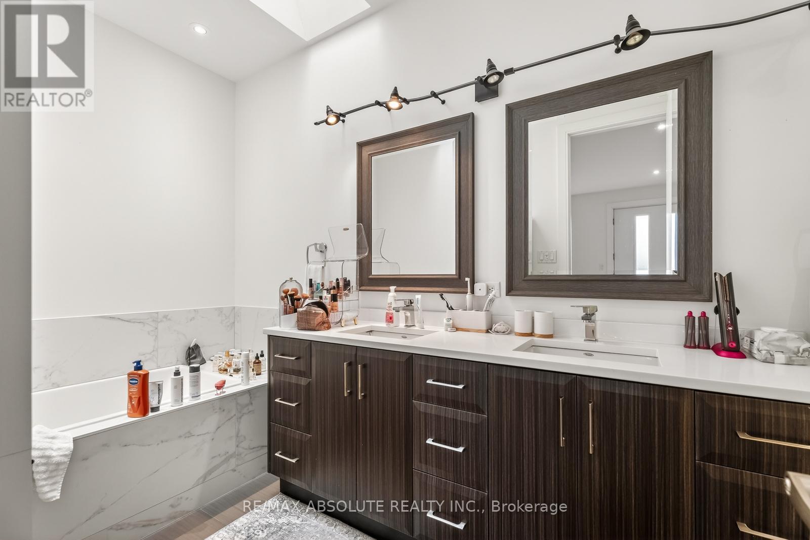246 Westhaven Crescent, Ottawa, ON - Indoor Photo Showing Bathroom