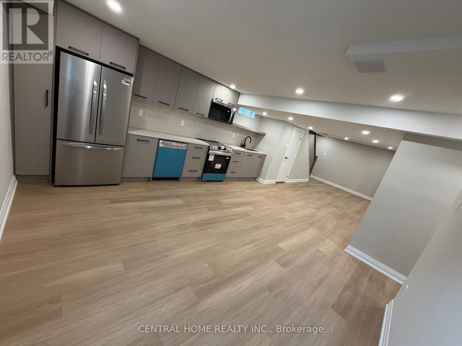 Bsmt - 229 Spring Gate Boulevard, Vaughan, ON