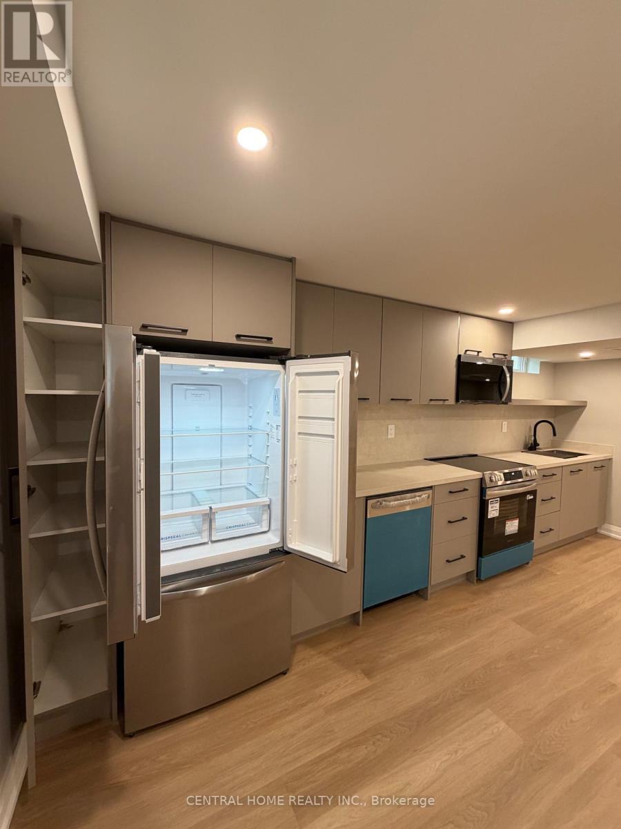 Bsmt - 229 Spring Gate Boulevard, Vaughan, ON