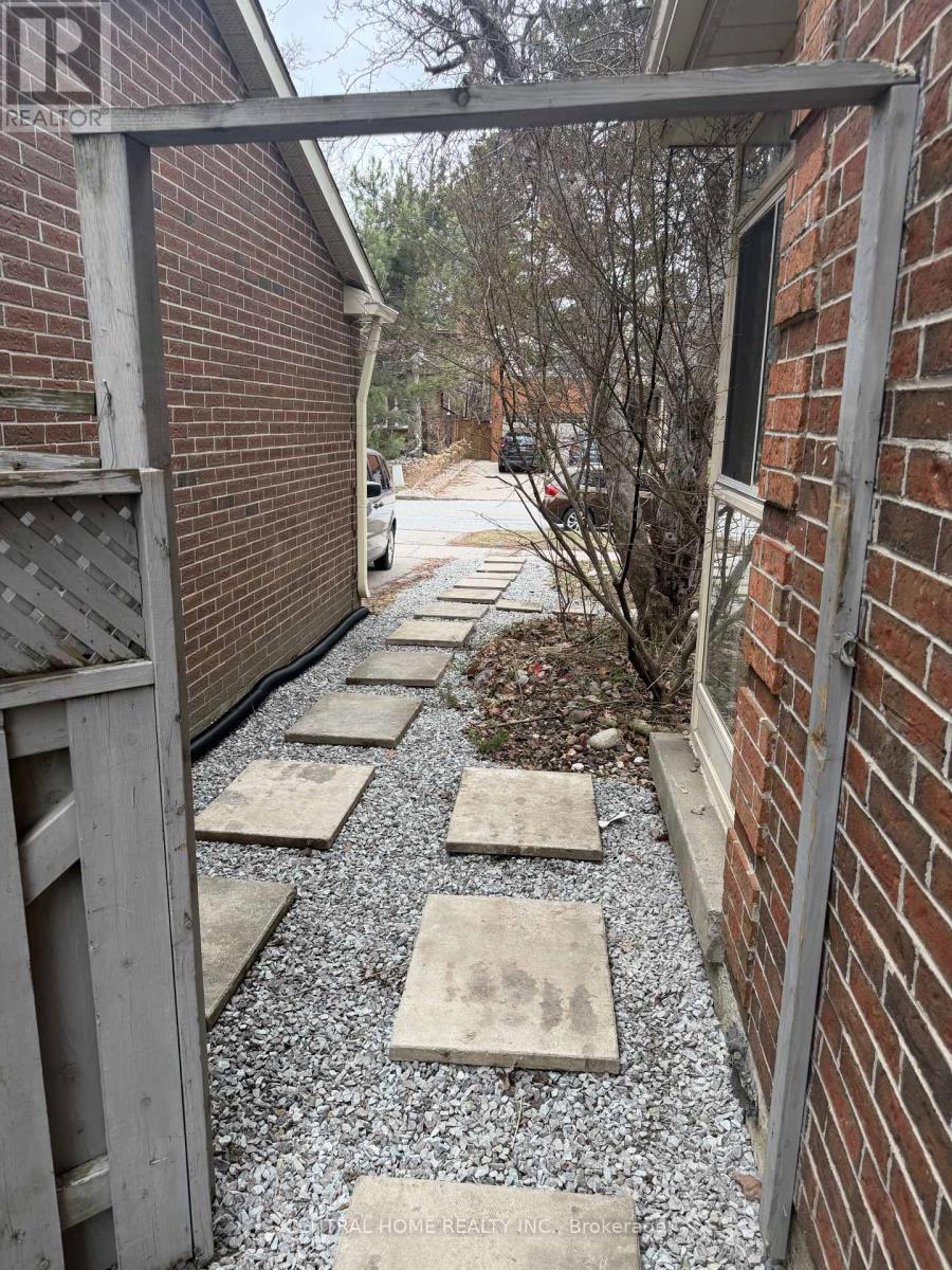 Bsmt - 229 Spring Gate Boulevard, Vaughan, ON