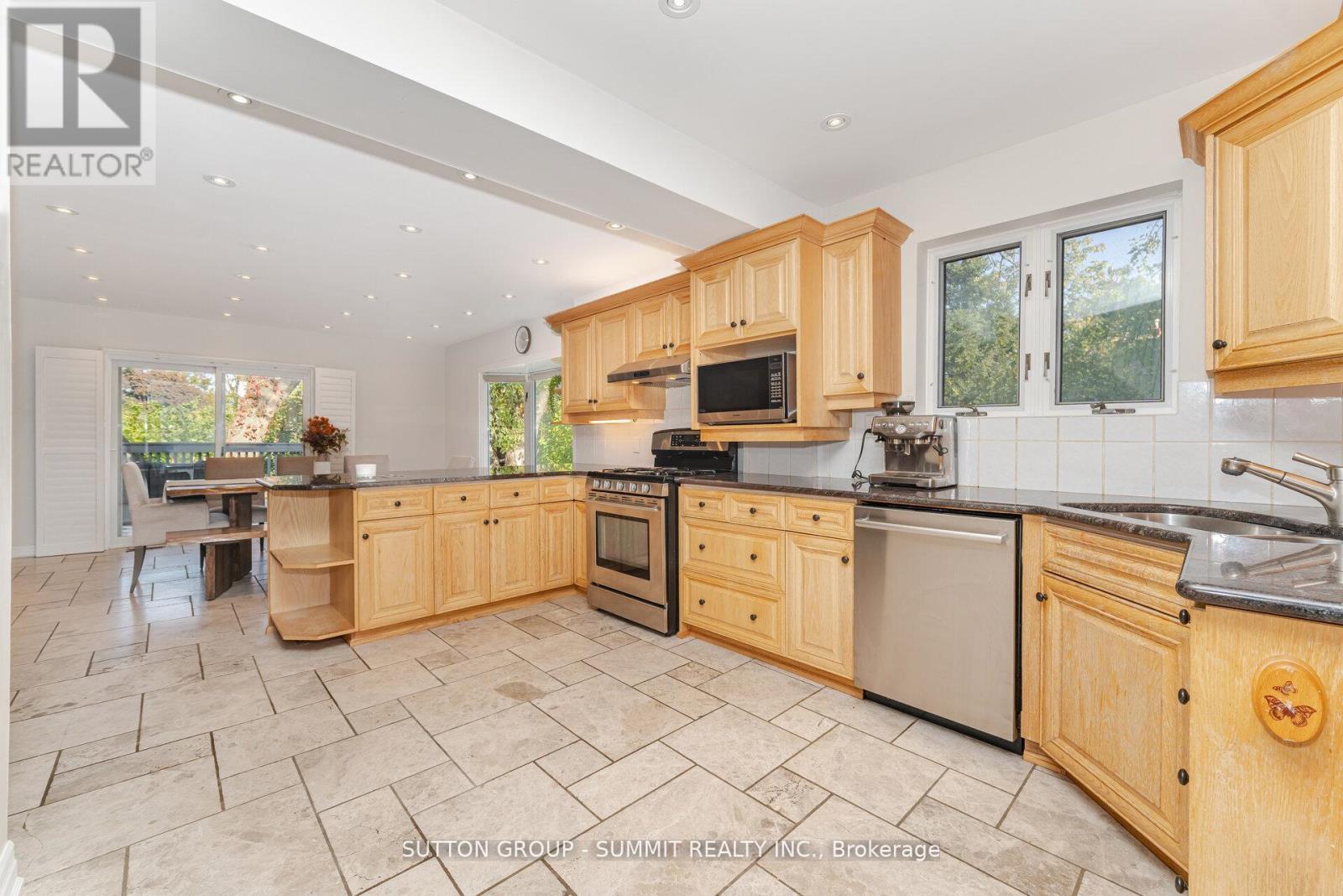 1175 Kane Road, Mississauga, ON - Indoor Photo Showing Kitchen With Stainless Steel Kitchen