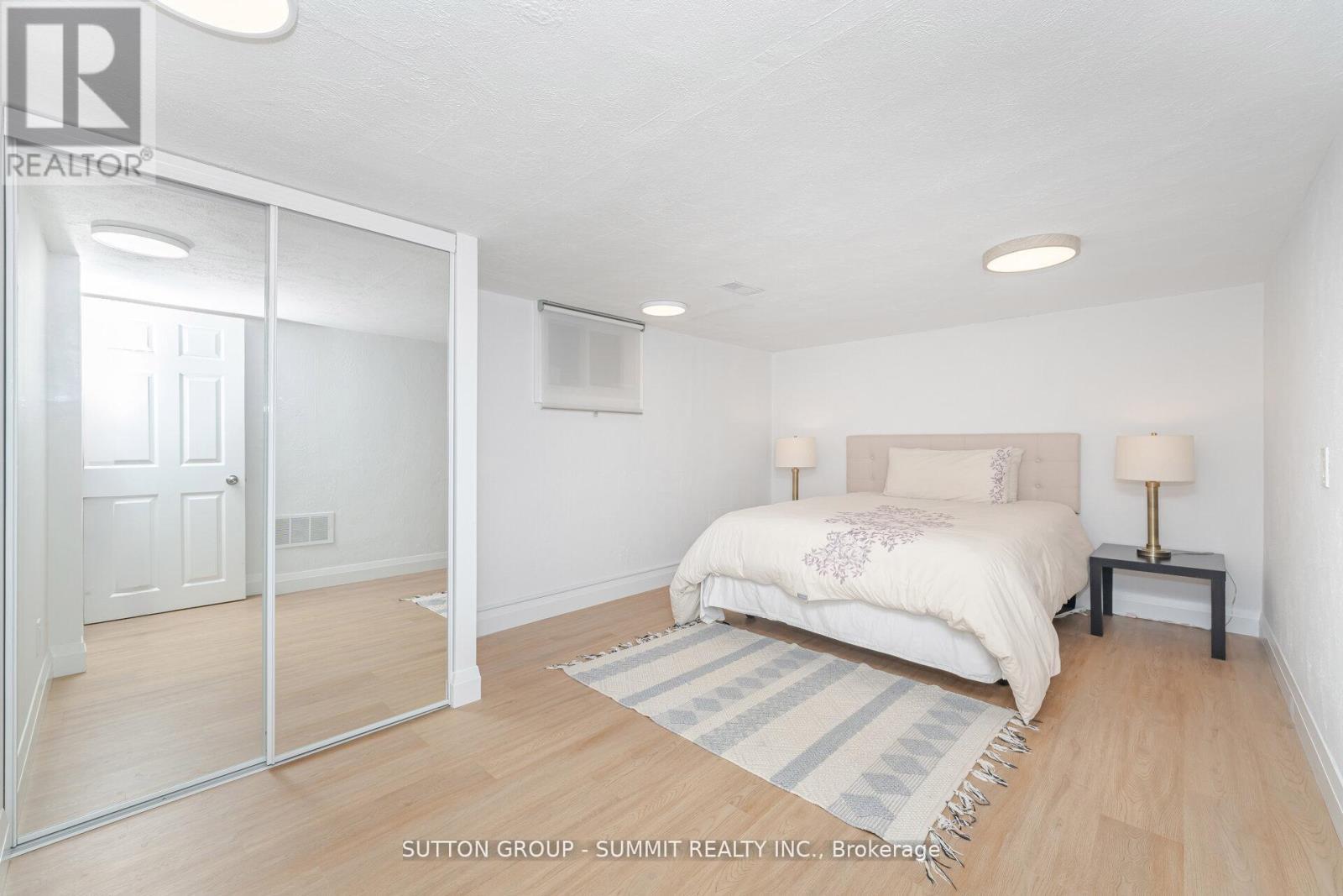 1175 Kane Road, Mississauga, ON - Indoor Photo Showing Bedroom