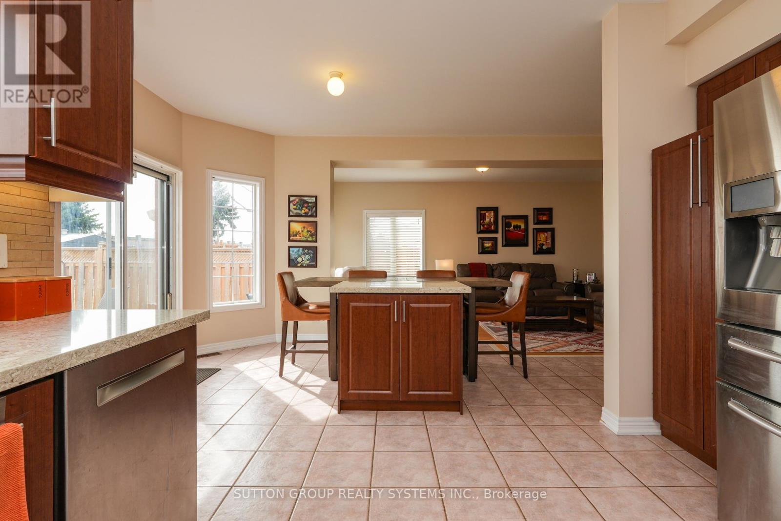 1382 Avon Drive, Mississauga, ON - Indoor Photo Showing Other Room