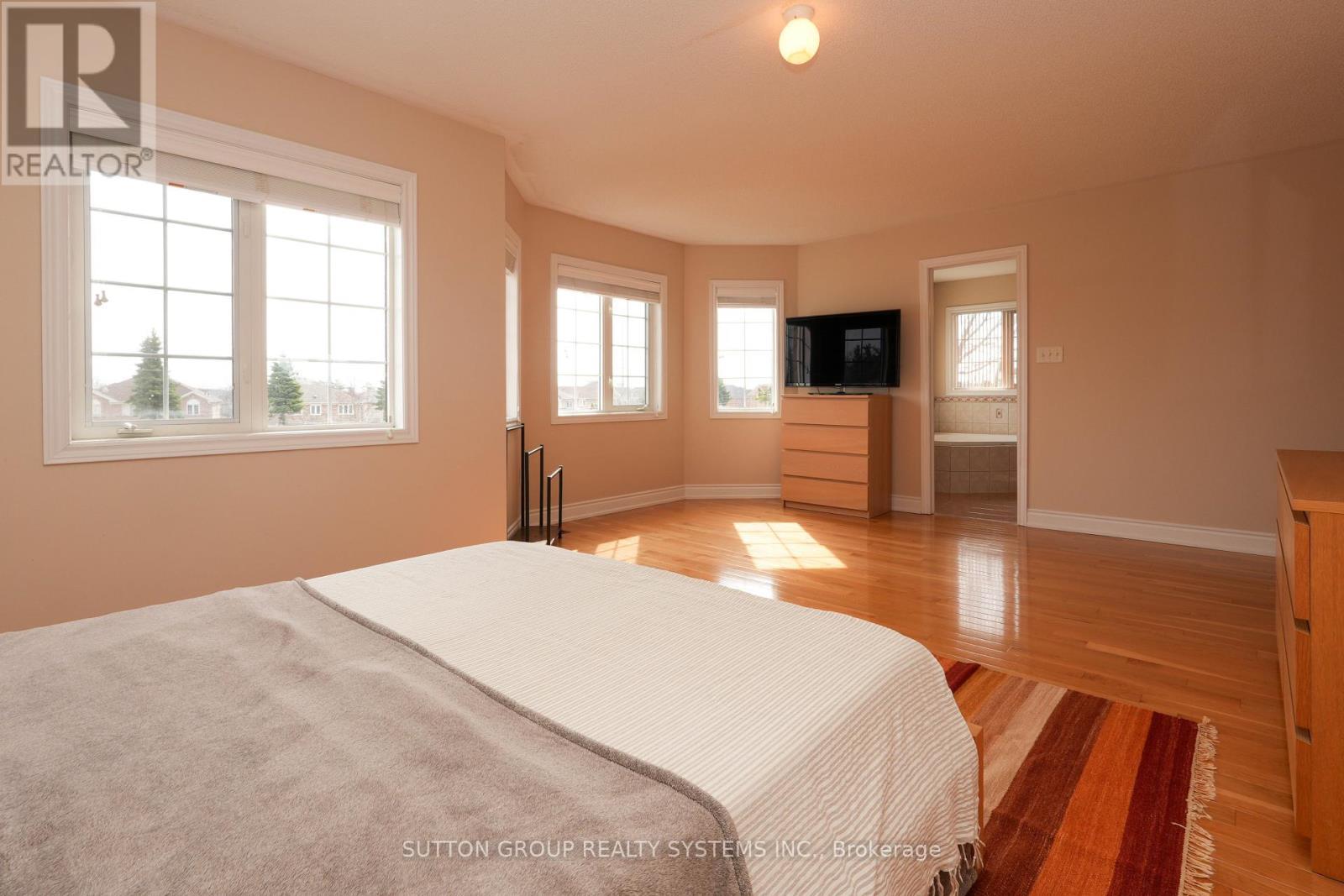 1382 Avon Drive, Mississauga, ON - Indoor Photo Showing Bedroom