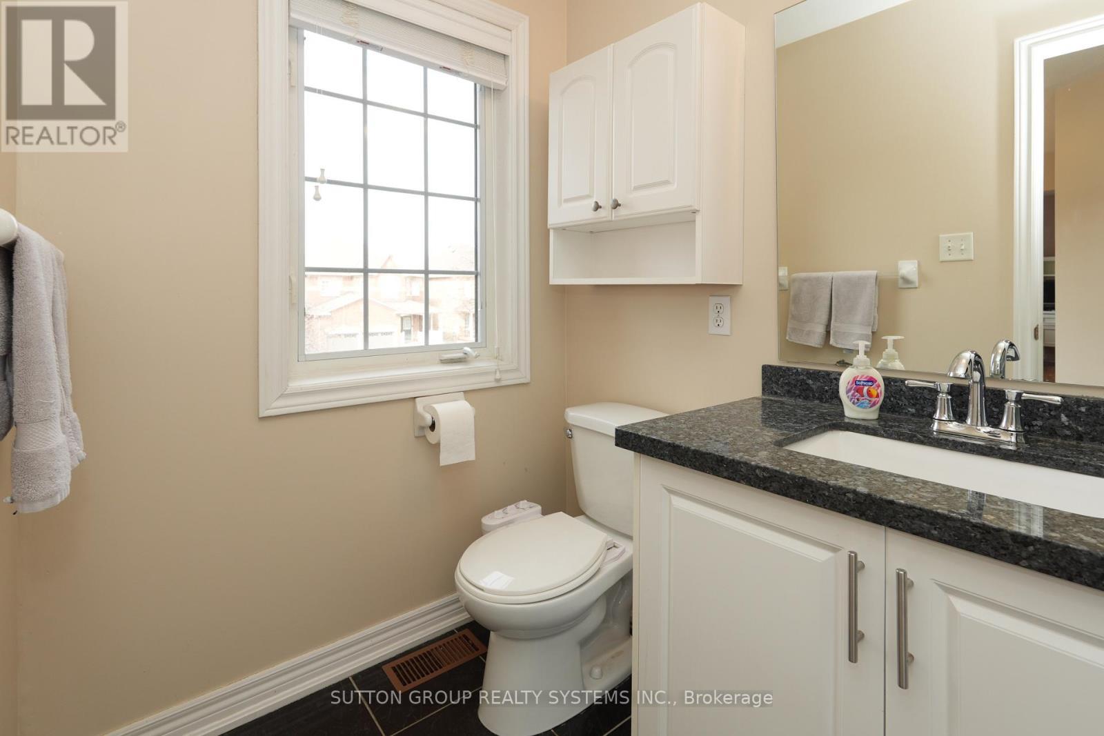 1382 Avon Drive, Mississauga, ON - Indoor Photo Showing Bathroom