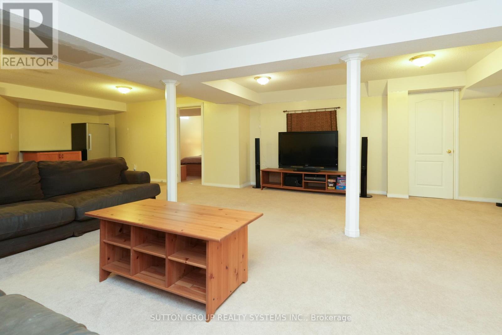 1382 Avon Drive, Mississauga, ON - Indoor