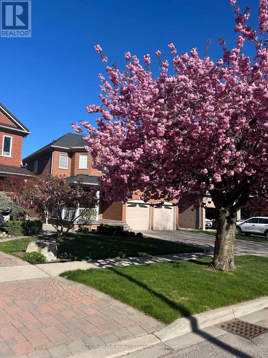 1382 Avon Drive, Mississauga, ON - Outdoor