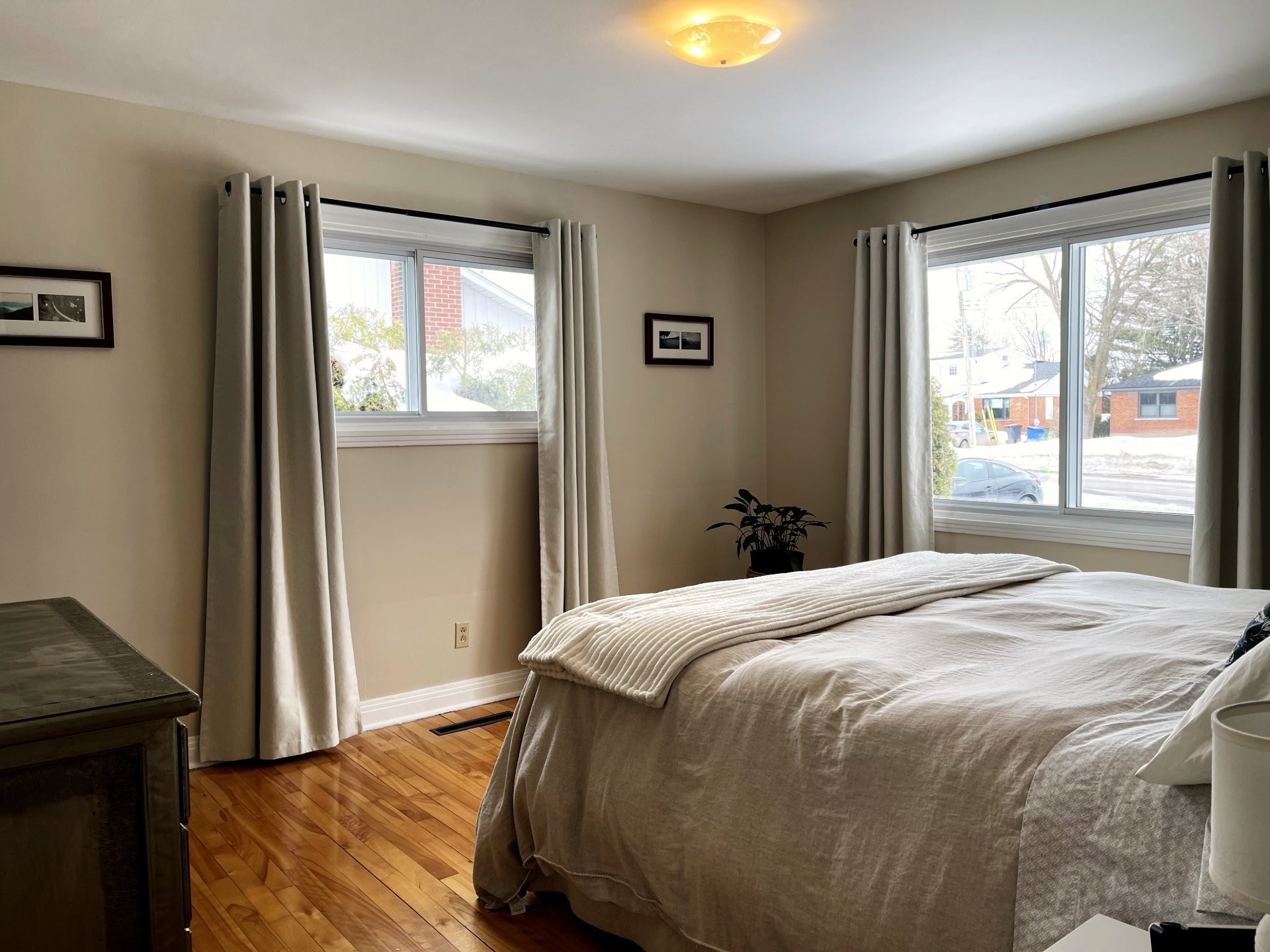 Chambre à coucher principale - 182 Av. Duke-Of-Kent, Pointe-Claire, QC - Indoor Photo Showing Bedroom