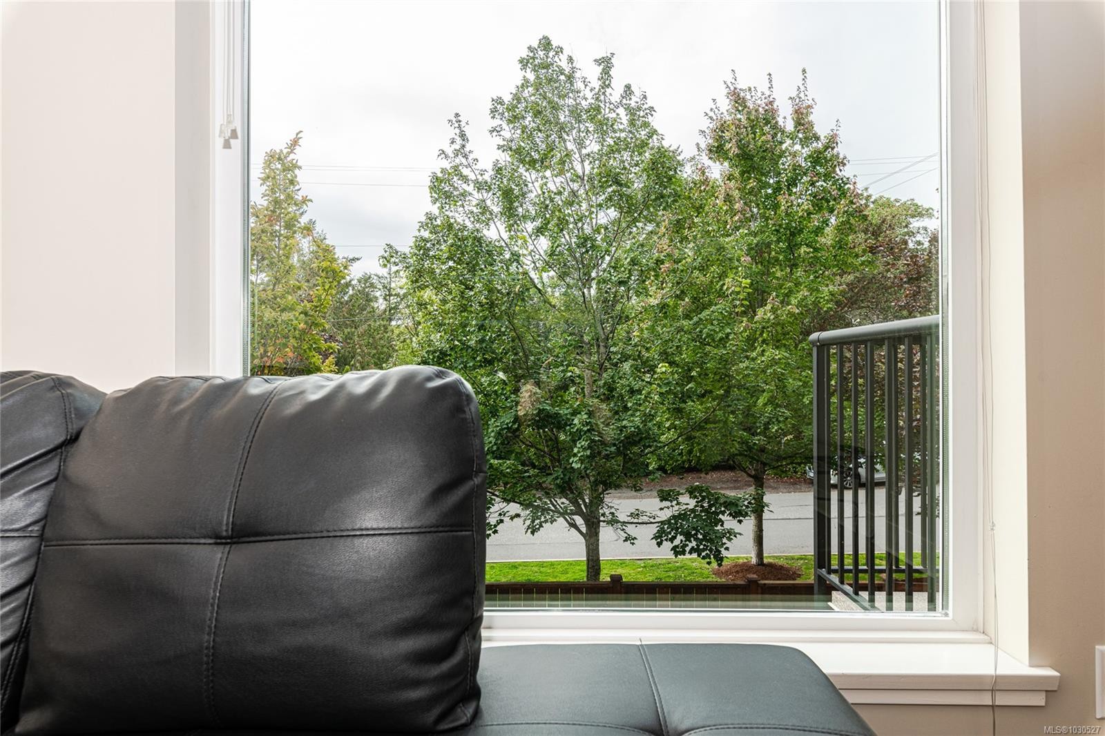 214-21 Conard St, View Royal, BC -