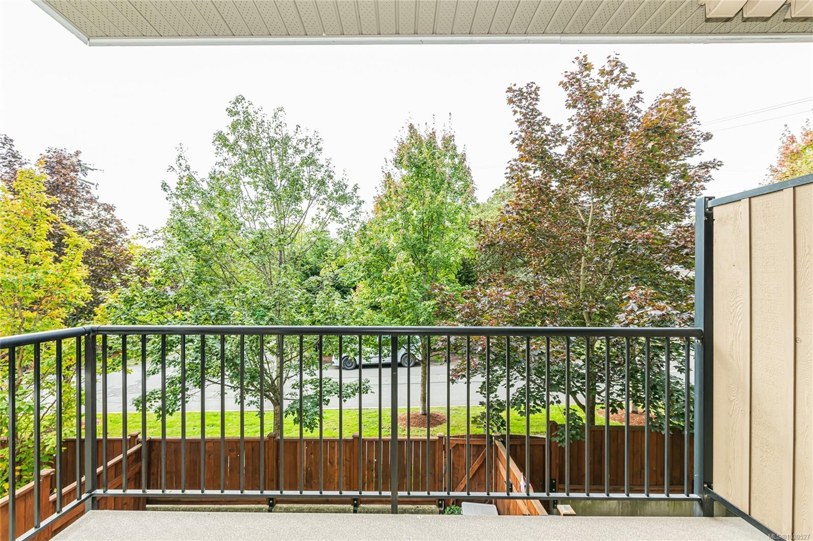 214-21 Conard St, View Royal, BC - Outdoor