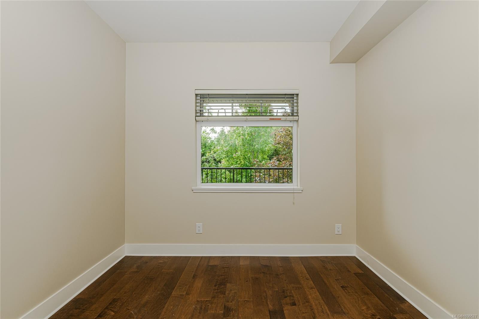 214-21 Conard St, View Royal, BC - Indoor Photo Showing Other Room