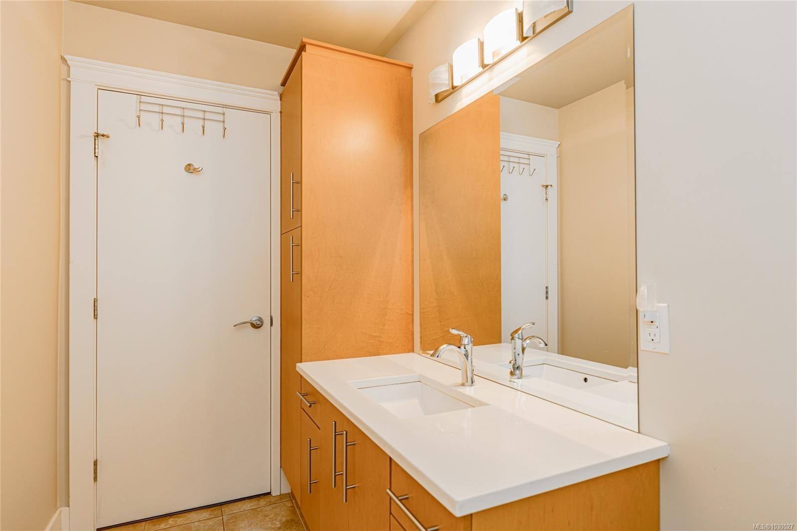 214-21 Conard St, View Royal, BC - Indoor Photo Showing Other Room