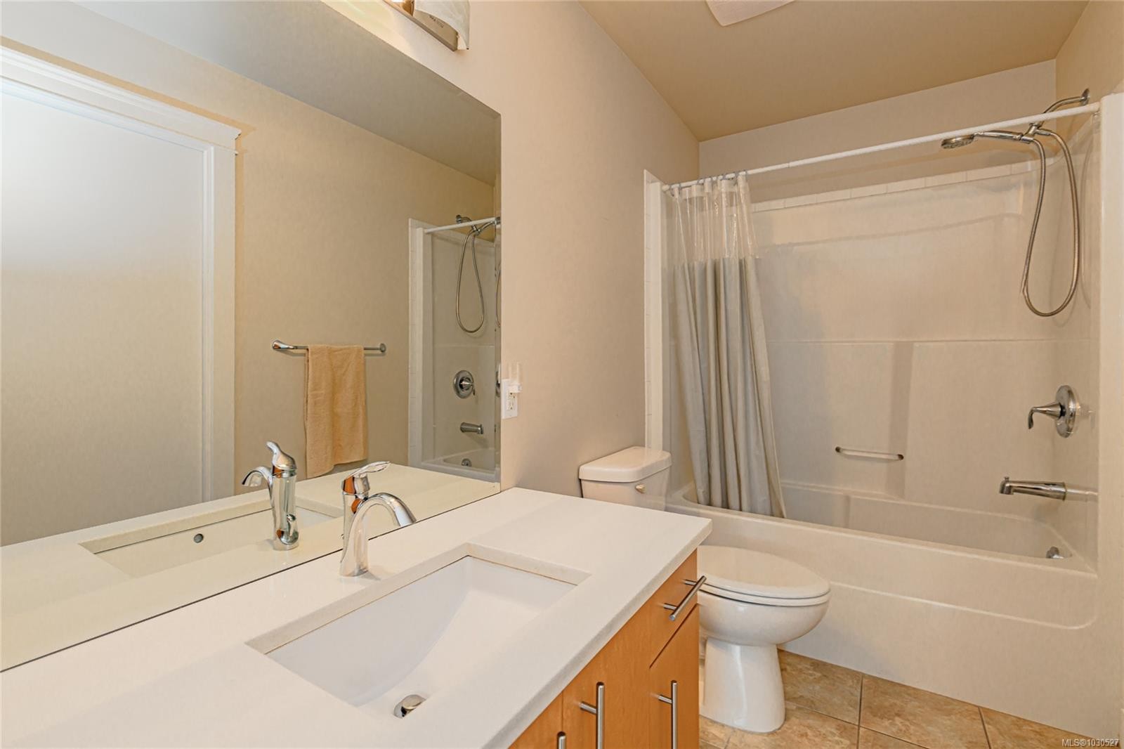214-21 Conard St, View Royal, BC - Indoor Photo Showing Bathroom