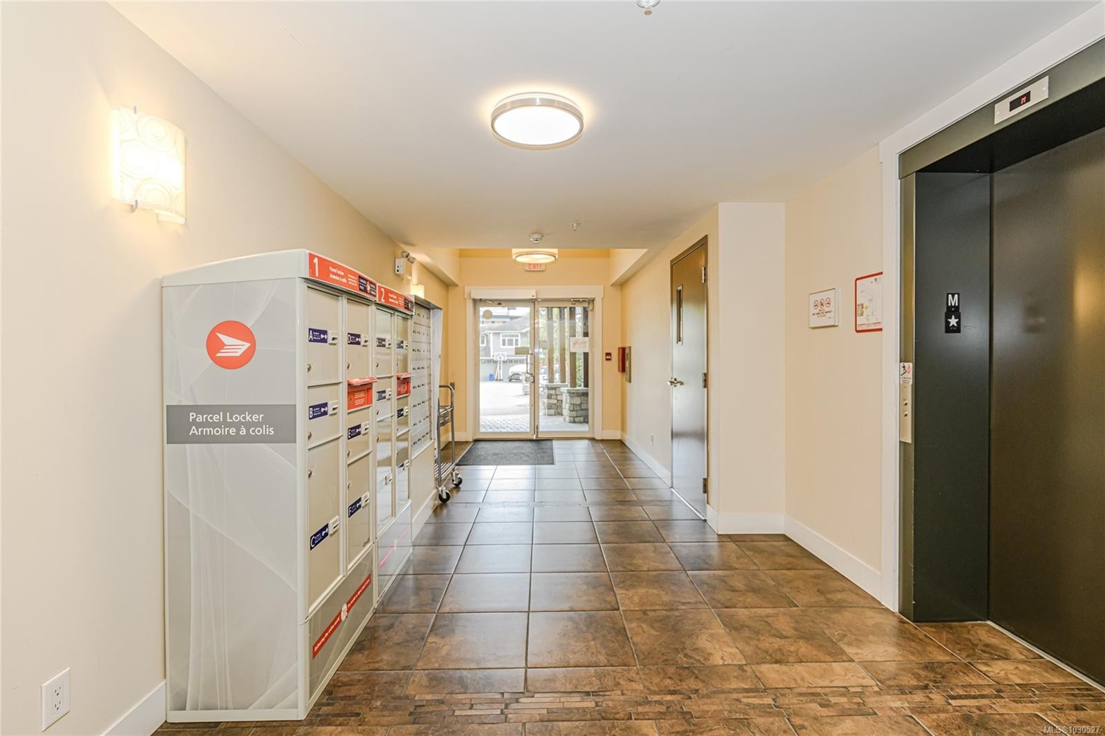 214-21 Conard St, View Royal, BC - Indoor Photo Showing Other Room