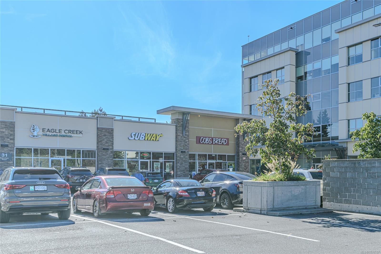 214-21 Conard St, View Royal, BC - Outdoor