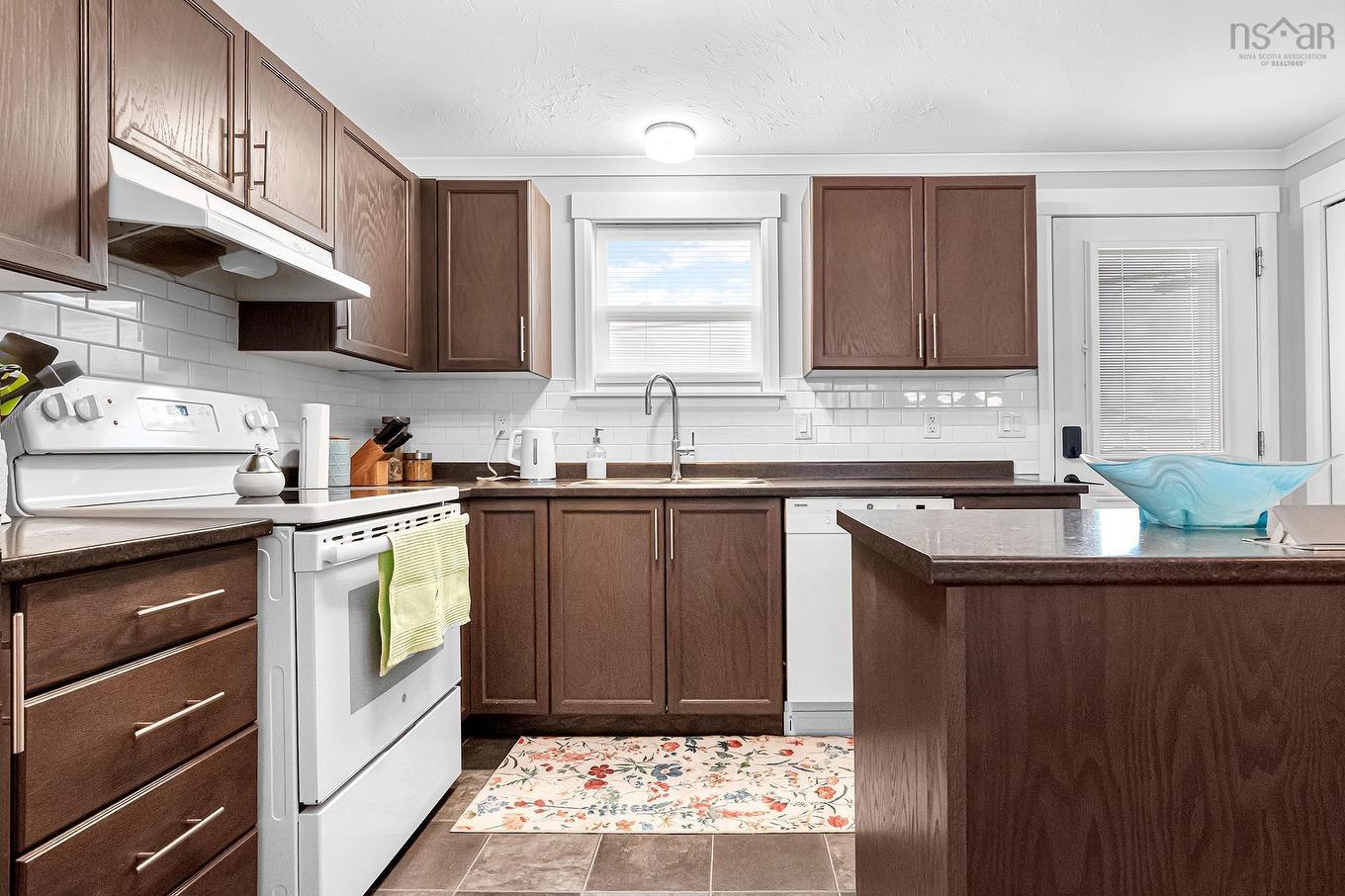 2 First Street, Lakeside, NS