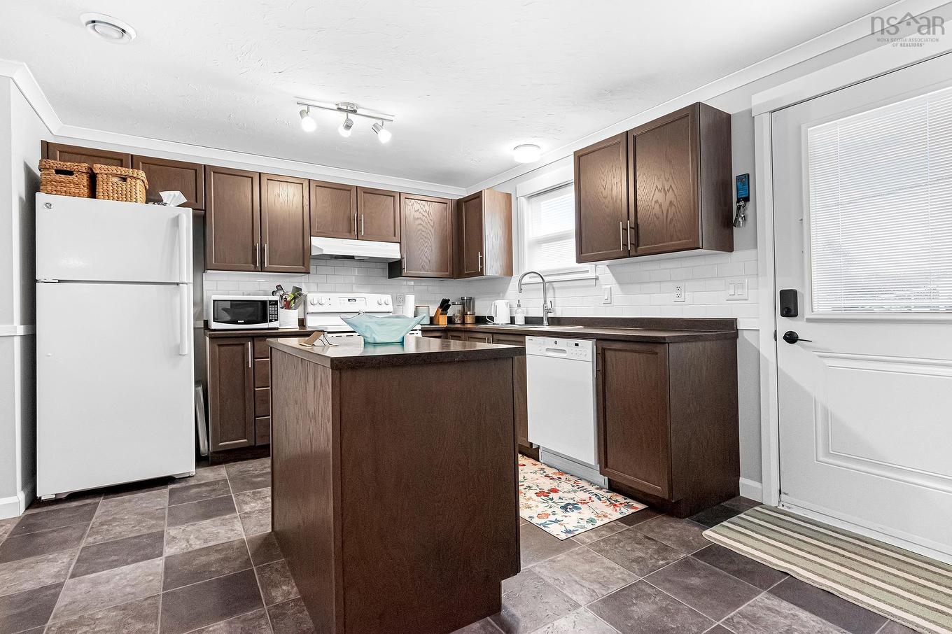 2 First Street, Lakeside, NS