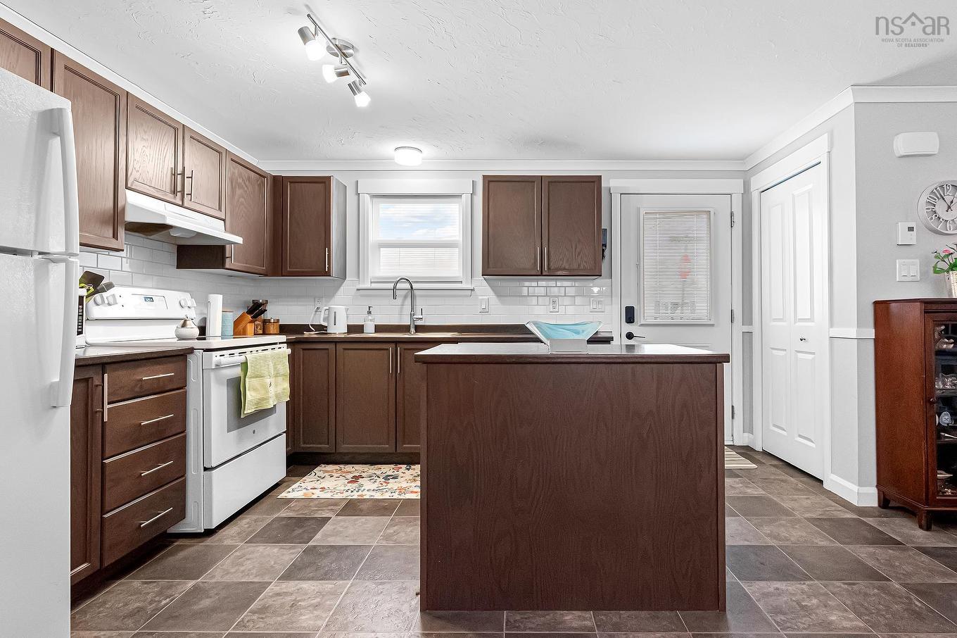 2 First Street, Lakeside, NS