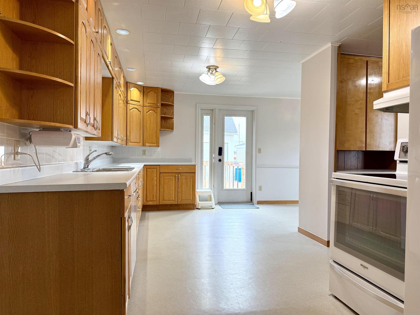 8 Standish Street, West Amherst, NS