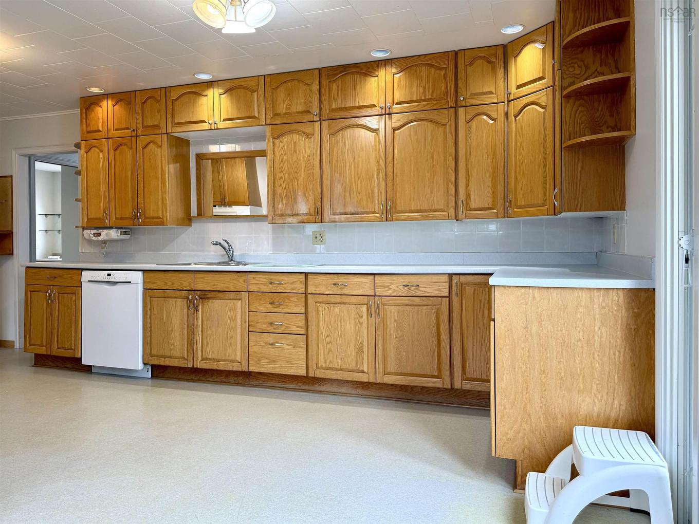 8 Standish Street, West Amherst, NS