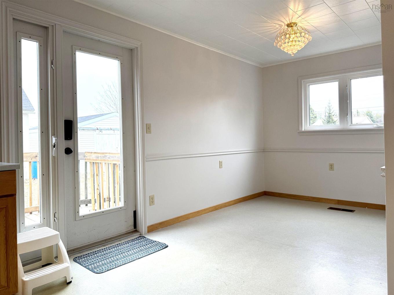 8 Standish Street, West Amherst, NS