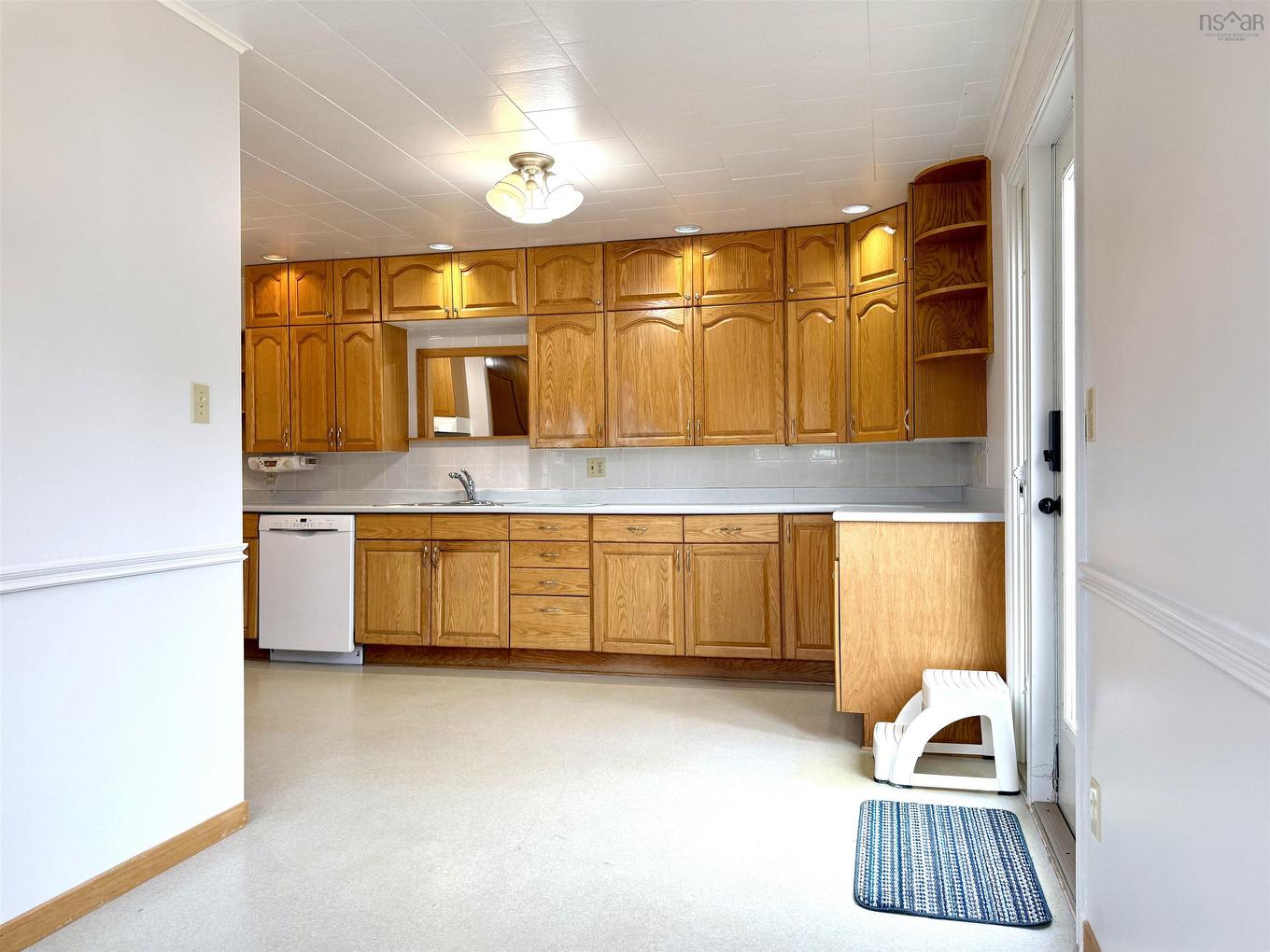 8 Standish Street, West Amherst, NS