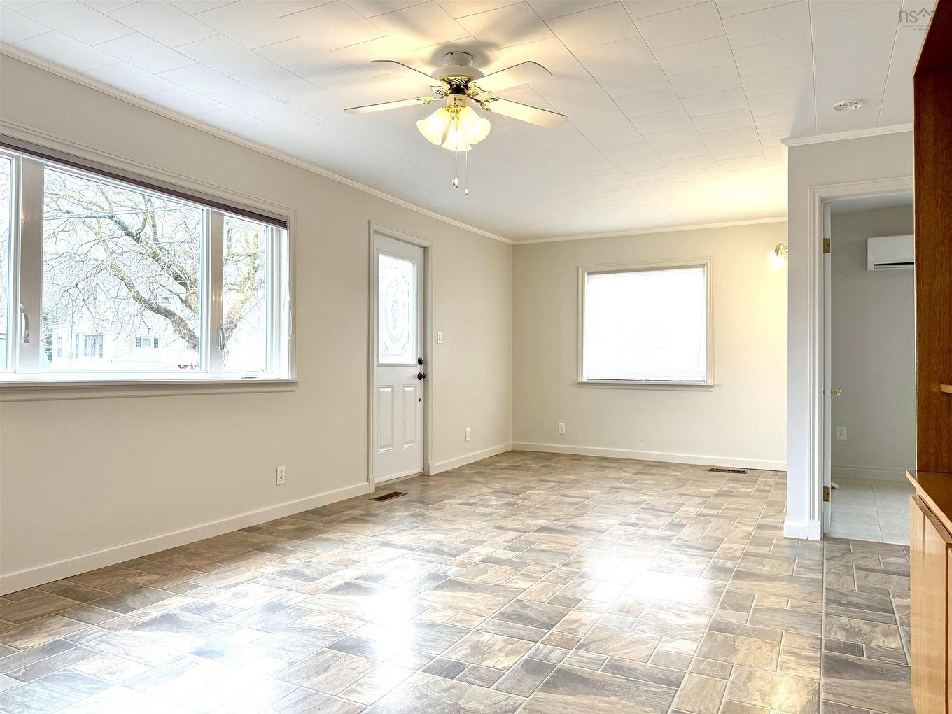 8 Standish Street, West Amherst, NS