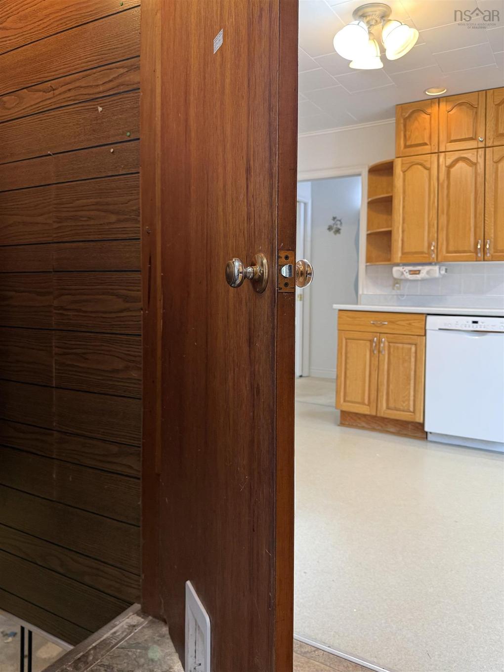 8 Standish Street, West Amherst, NS