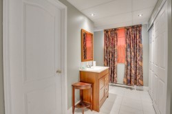 Powder room -