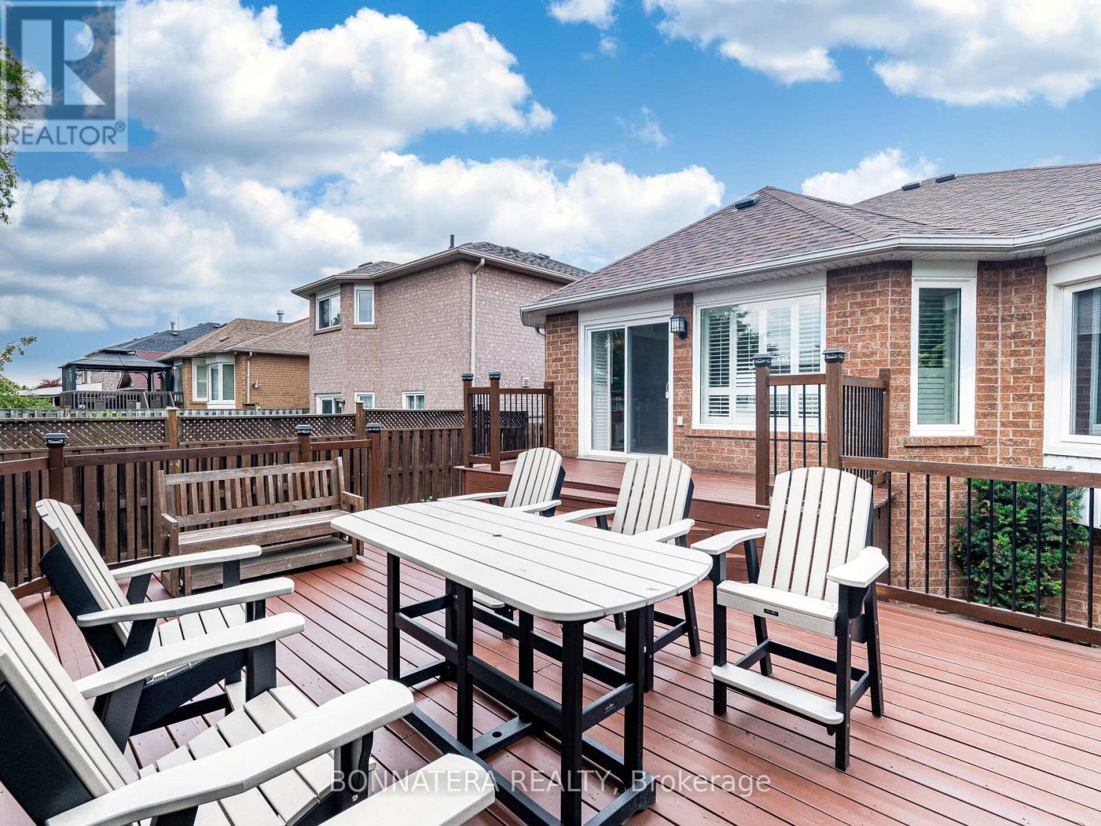 5471 Whitehorn Avenue, Mississauga, ON - Outdoor With Deck Patio Veranda With Exterior