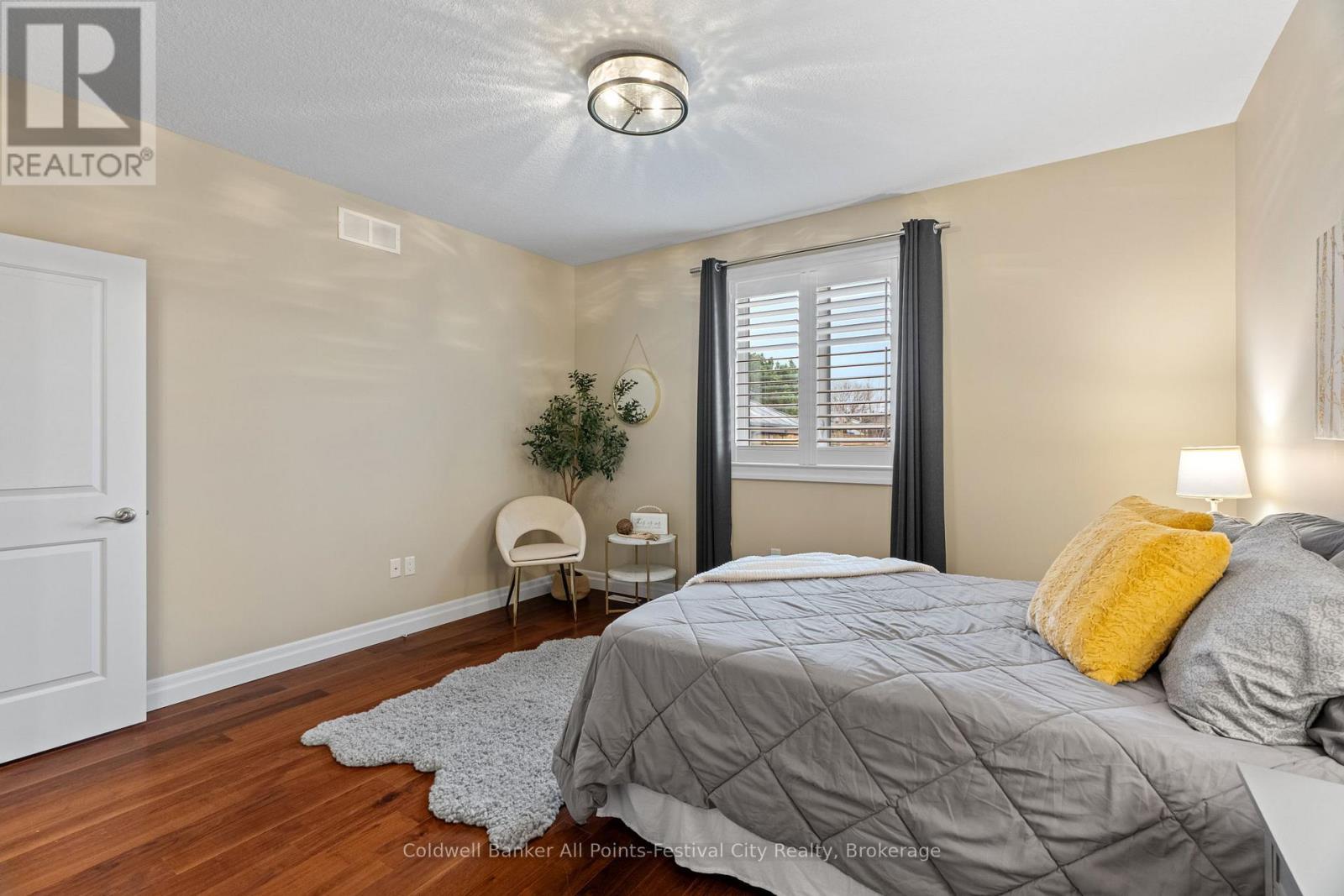 206 Bennett Street E, Goderich (Goderich (Town)), ON - Indoor Photo Showing Bedroom