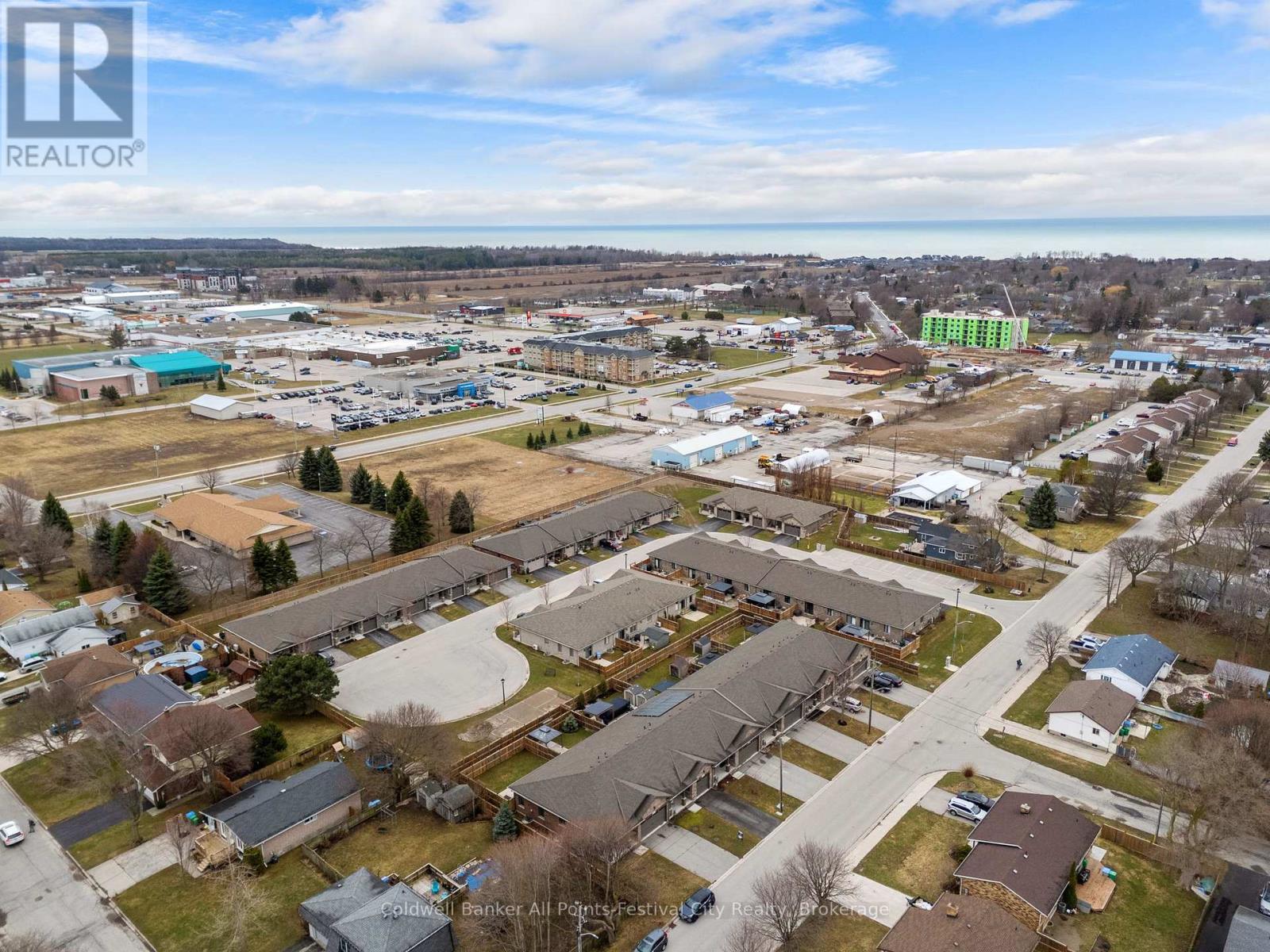 206 Bennett Street E, Goderich (Goderich (Town)), ON - Outdoor With View