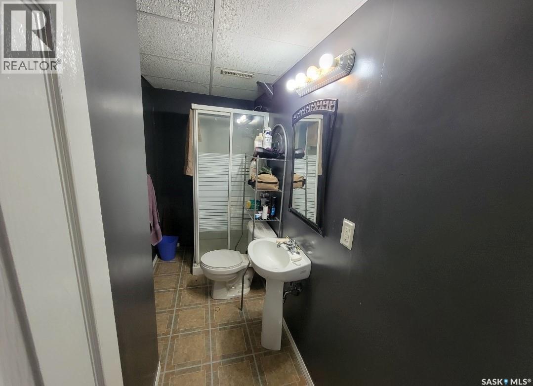 5034 Mirror Drive, Macklin, SK - Indoor Photo Showing Bathroom
