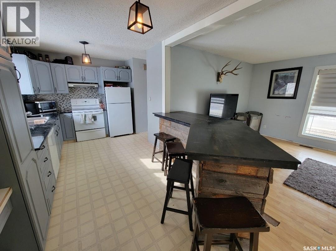 5034 Mirror Drive, Macklin, SK - Indoor Photo Showing Other Room