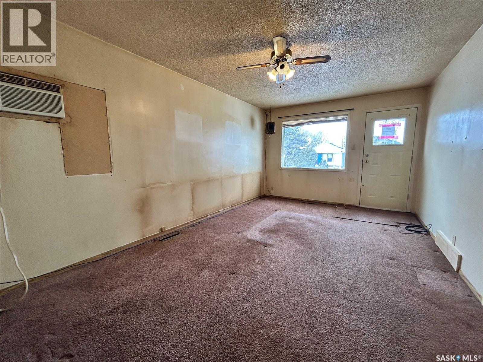 455 Halifax Street, Regina, SK - Indoor Photo Showing Other Room
