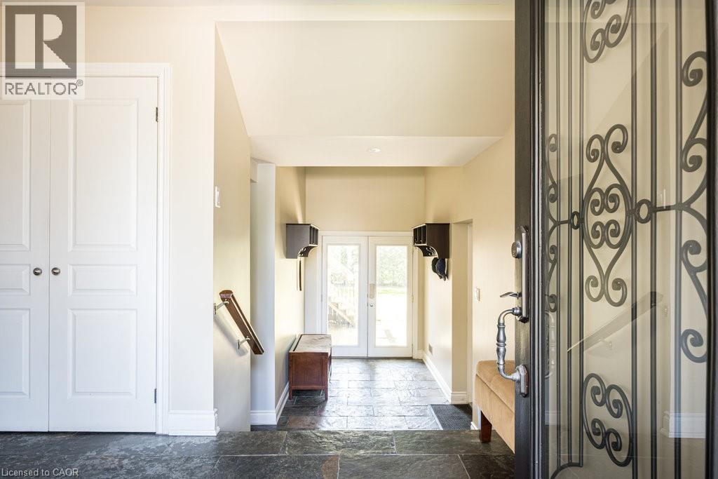 330 Strathcona Drive, Burlington, ON - Indoor