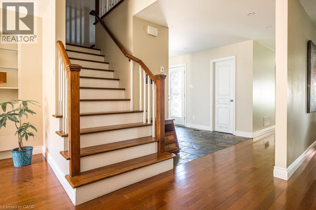 330 Strathcona Drive, Burlington, ON - Indoor Photo Showing Other Room