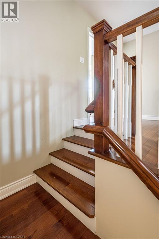 330 Strathcona Drive, Burlington, ON - Indoor Photo Showing Other Room